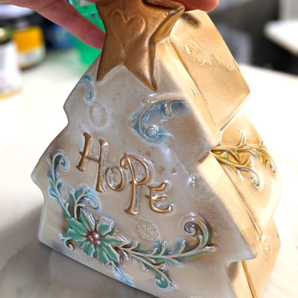 "HOPE" Decorative Ceramic Holiday Box with Lid - Picture 4 of 7